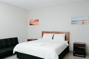 Deluxe Double Room | In-room safe, desk, laptop workspace, free WiFi
