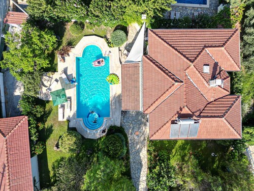 Phenomenal 5-Bedroom Villa with AC, Private Pool and Lush Garden in Dalyan