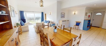 The Dutch Barn - sleeps 2 guests  in 1 bedroom