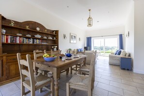 Dining - The Dutch Barn - sleeps 2 guests  in 1 bedroom (Godington)