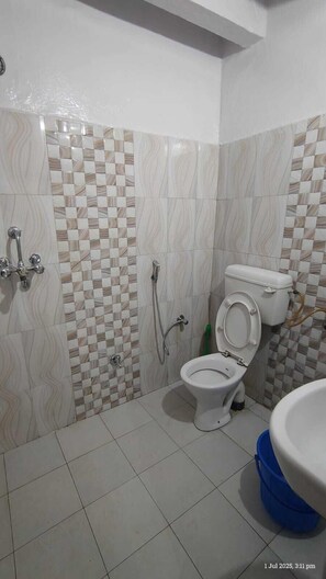 Basic Single Room | Wi-fi percuma 