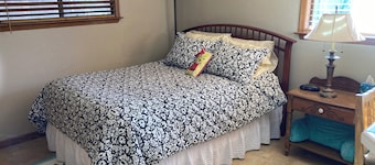 Soothing cottage in the heart of Silicon Valley.