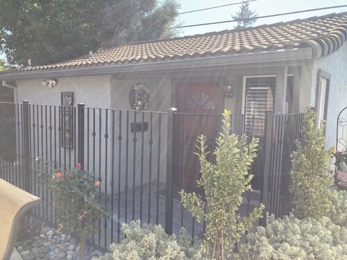 Soothing cottage in the heart of Silicon Valley.