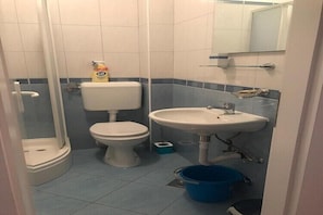 Een douche, een haardroger