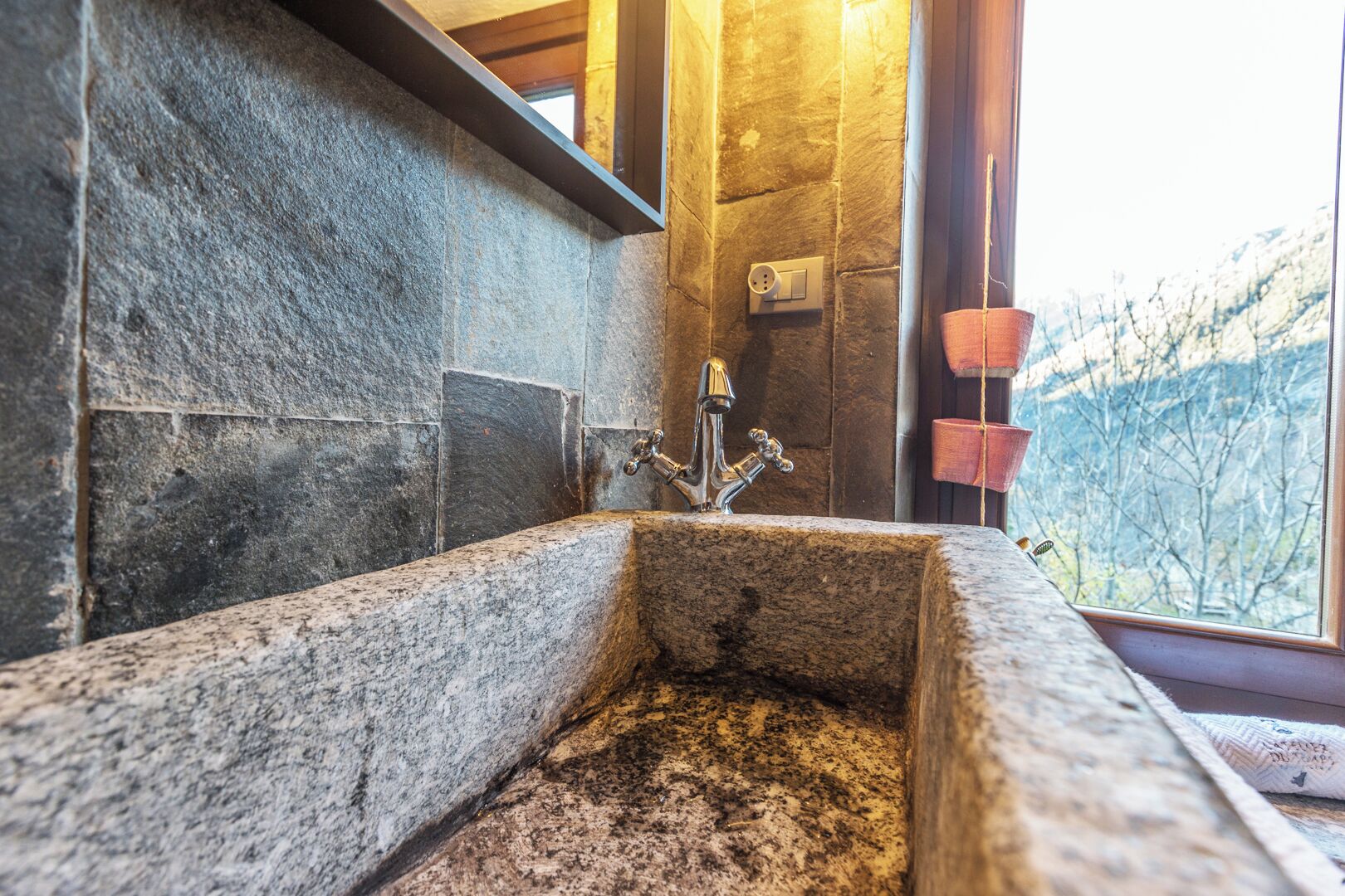 Dupleks Keluarga, patio, pemandangan gunung | Kamar mandi | Shower, pengering rambut, handuk, dan sabun