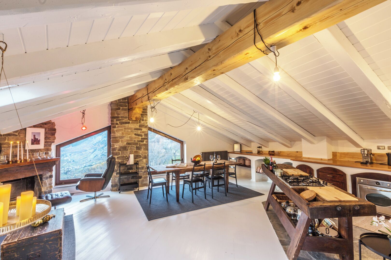 Appartement Duplex Familial, patio, vue montagne | Restauration