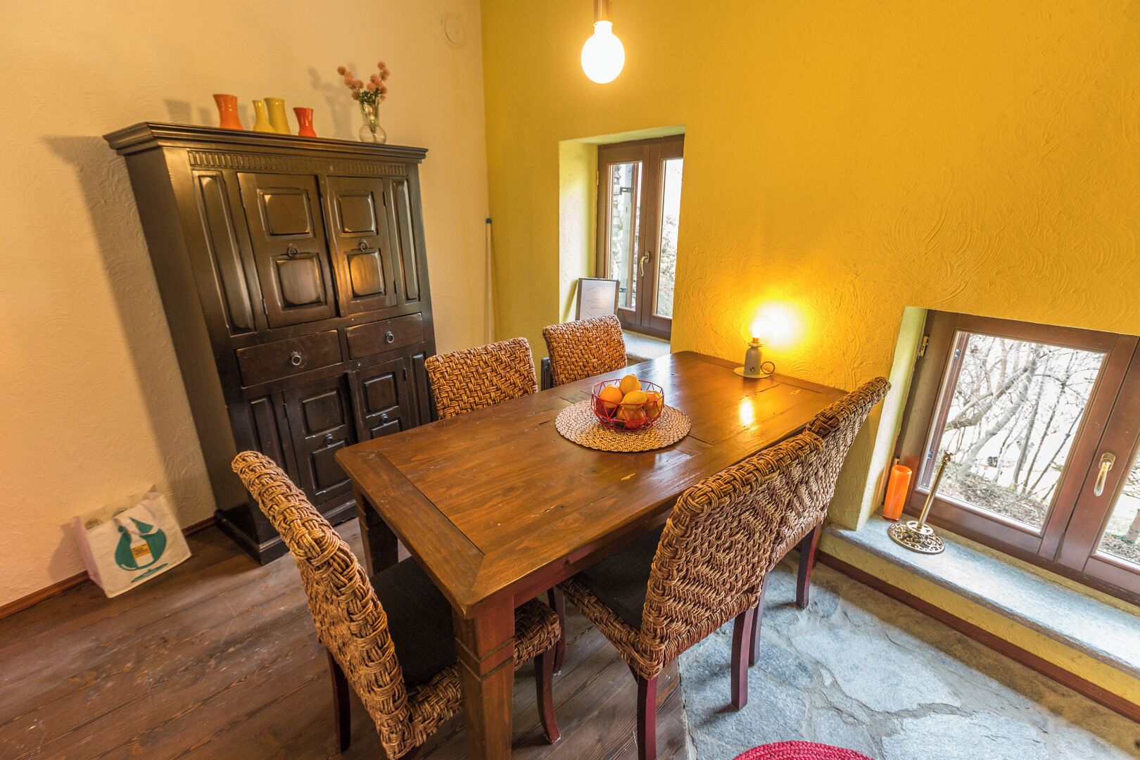 Klassiek appartement, terras, uitzicht op bergen | Dineren