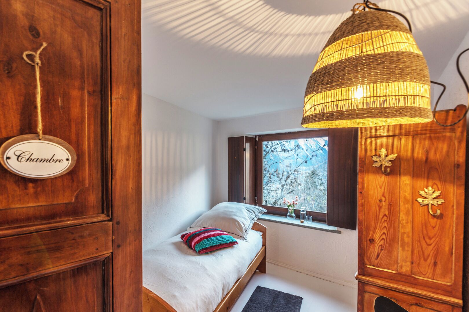 Dupleks Keluarga, patio, pemandangan gunung | Setrika/meja setrika dan Wi-Fi gratis