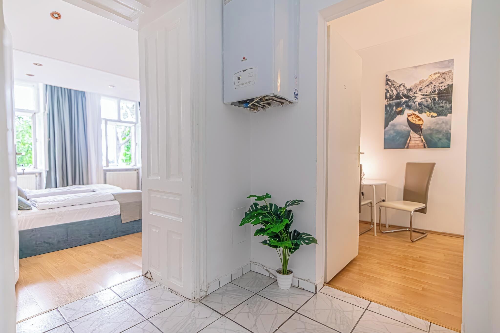 Eenvoudige kamer | Een strijkplank/strijkijzer, gratis wifi