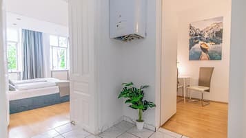 Eenvoudige kamer | Een strijkplank/strijkijzer, gratis wifi