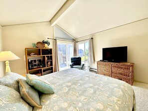 Room - Monterey Dunes 228 - Moss Landing Townhome - A Mile of Beachfront! (Moss Landing)