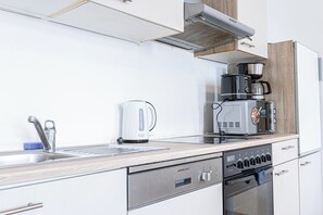 Basic Apartment | Private kitchen - Affordable 2BR Apartment Near Belvedere (Vienna)