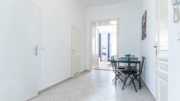 Eenvoudig appartement | Dineren