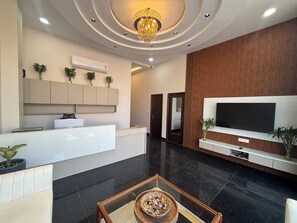 Lobby - Hotel Saffron Hive (Jodhpur)