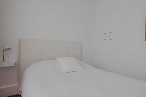 2 habitaciones y espacio para trabajar con laptop 