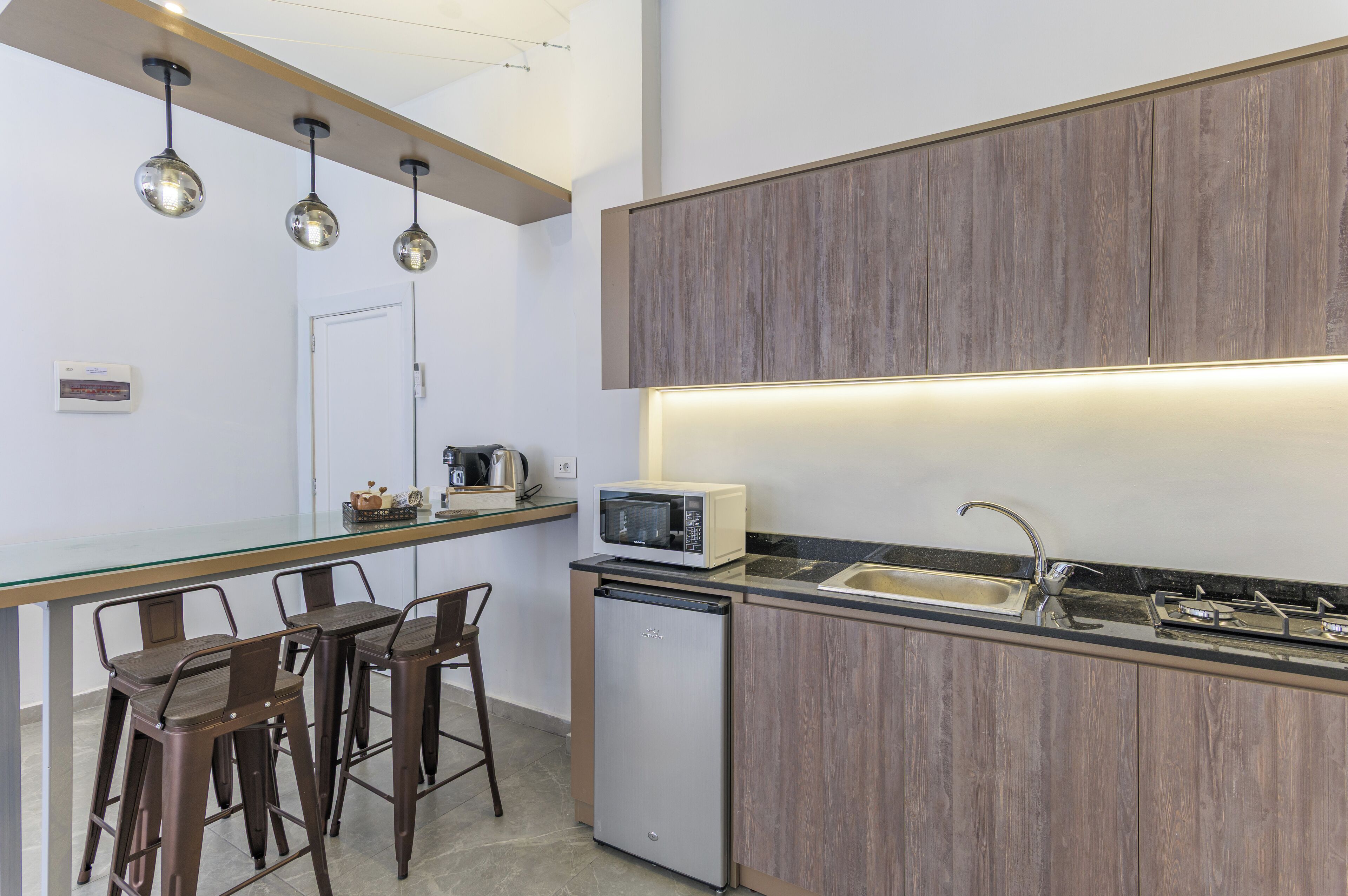 House, 4 Bedrooms, Balcony, City View | Private kitchen | Mini-fridge, microwave, stovetop, espresso maker