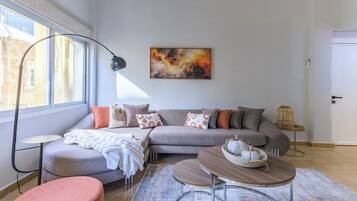 House, 4 Bedrooms, Balcony, City View | Living area | 43-inch Smart TV with cable channels, Netflix, streaming services