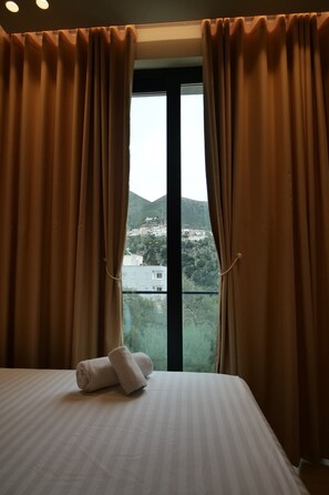 Villa – exclusive, sjøutsikt | Minibar, skrivebord, lydisolert og strykejern/-brett