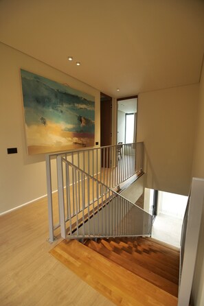 Villa – exclusive, sjøutsikt | Minibar, skrivebord, lydisolert og strykejern/-brett