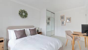 5 chambres, fer et planche à repasser, Wi-Fi, draps fournis