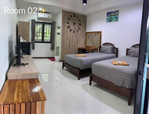 Habitación estándar, vista al patio | Escritorio y wifi gratis 