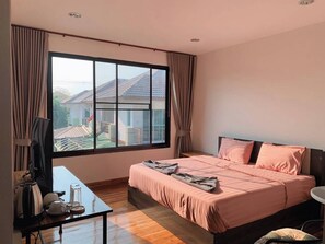 Habitación estándar, vista al patio | Escritorio y wifi gratis 