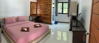 Plern Ping Cafe & Hotel