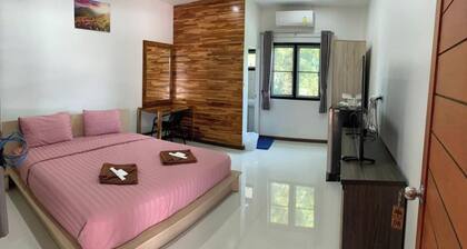 Plern Ping Cafe & Hotel