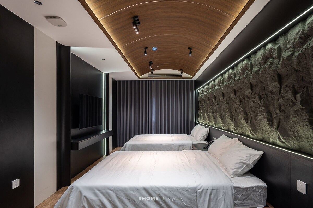 Twin Studio | Minibar, in-room safe, desk, soundproofing