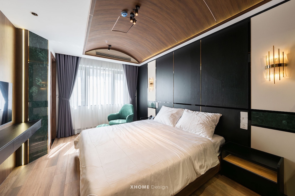 Deluxe Studio | Minibar, in-room safe, desk, soundproofing