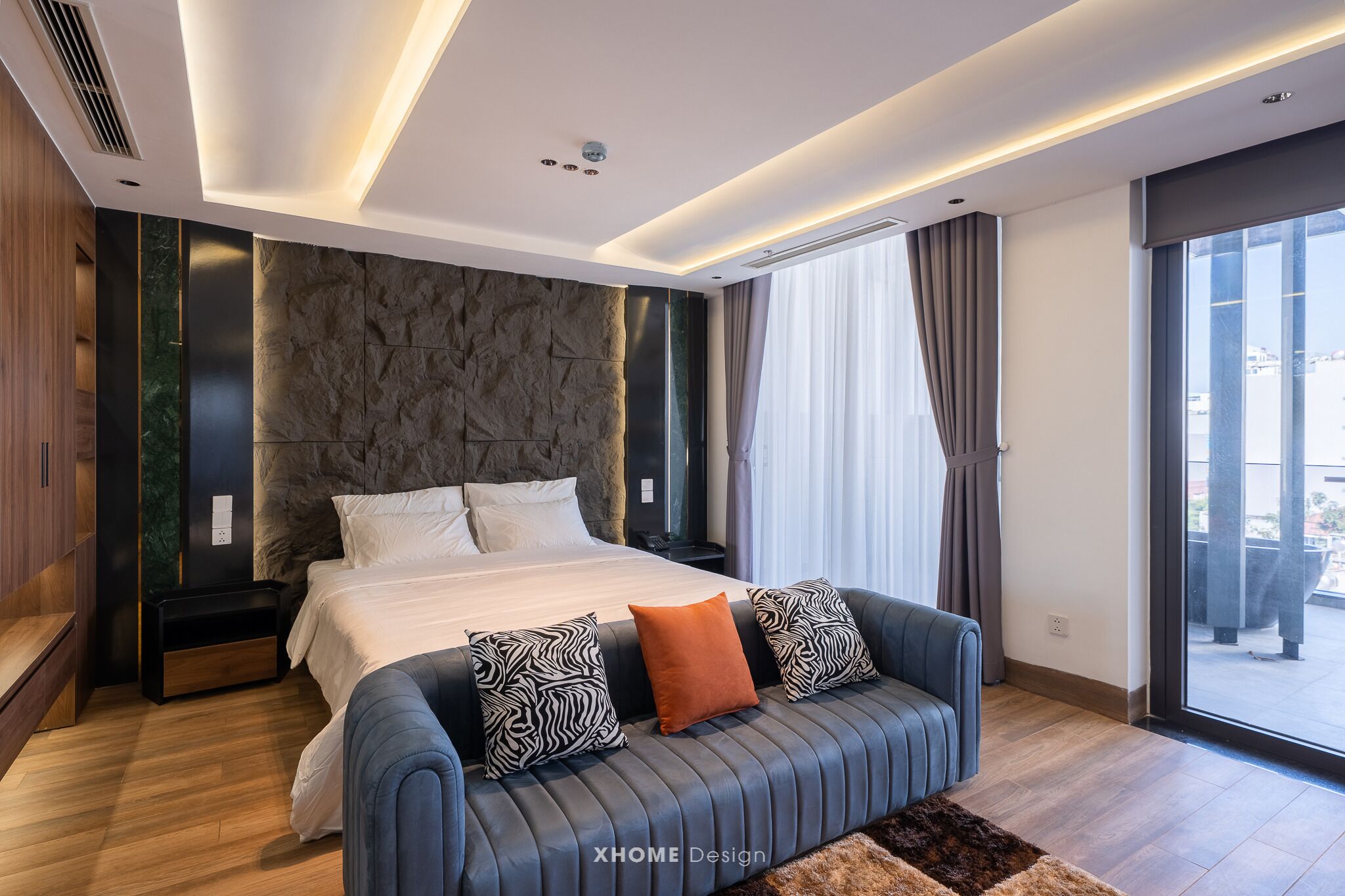 Design Penthouse, Balcony, Partial Sea View | In-room safe, soundproofing, free WiFi