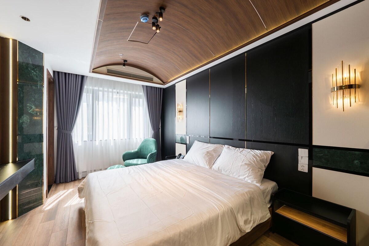 Minibar, coffres-forts dans les chambres, bureau, chambres insonorisées