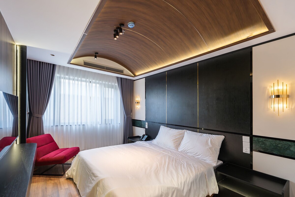 Minibar, coffres-forts dans les chambres, bureau, chambres insonorisées