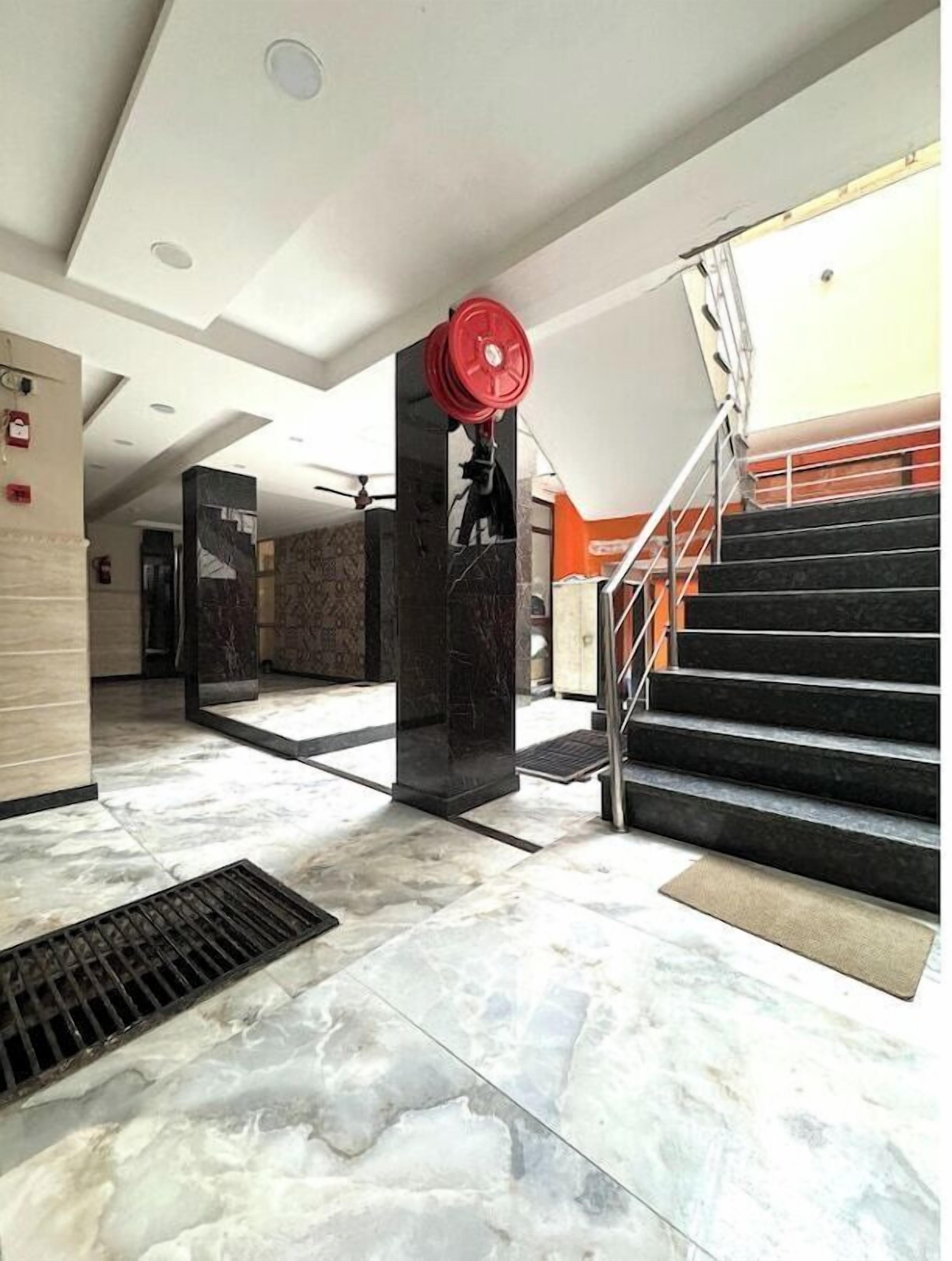 المنشأة من الداخل