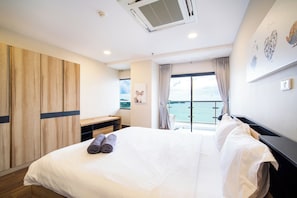 4 bedrooms, iron/ironing board, Internet, bed sheets - Patong tower Superior Seaview 4BR-2102 (Tambon Patong)
