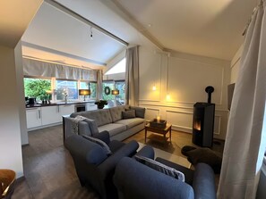 Fernseher, Kamin