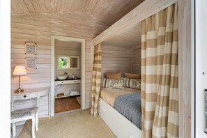 3 Schlafzimmer, Schreibtisch, WLAN, Bettwäsche