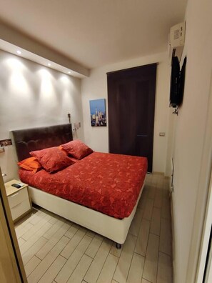 1 chambre, fer et planche Ă repasser, Wi-Fi, draps fournis