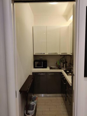 Réfrigérateur, micro-ondes, four, lave-vaisselle