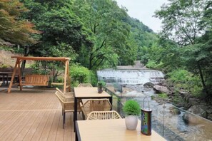Garden - Huaqiangu Hostel (Hangzhou)