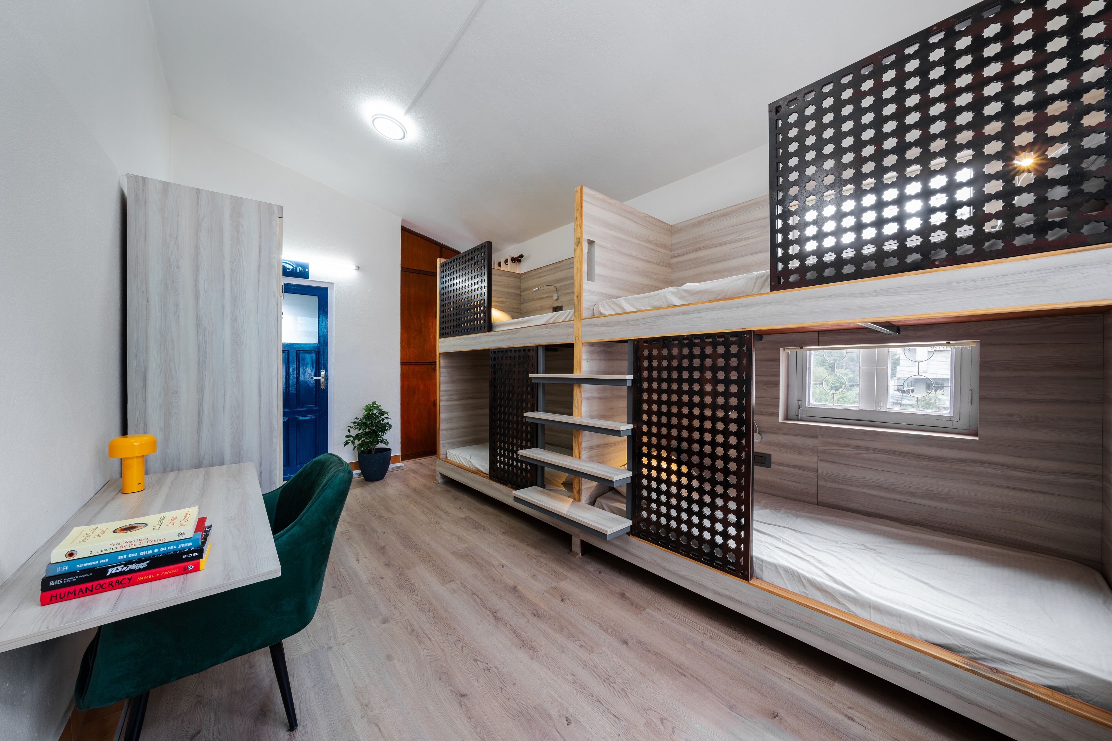 Phòng tập thể phong cách cổ điển, ban công | Truy cập Internet không dây miễn phí 