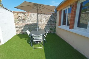 Outdoor dining - Villa Marea, fisherman's cottage for 4 people (Cayeux-sur-Mer)