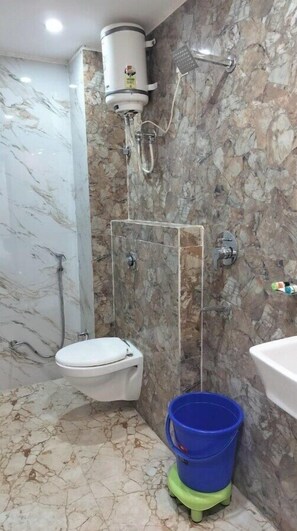 Bathroom - New Hotel Avni (Varanasi)