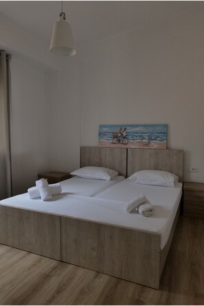 Apartemen Comfort, balkon, pemandangan laut | Meja kerja dan Wi-Fi gratis