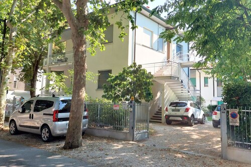 CN029 - Cesenatico, Villa Federica - Comfortable two-room apartment with parking space