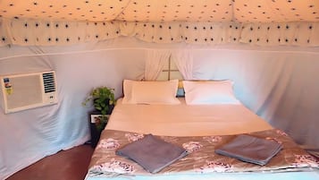 Deluxe Cottage, Garden View | Laptop workspace, free WiFi