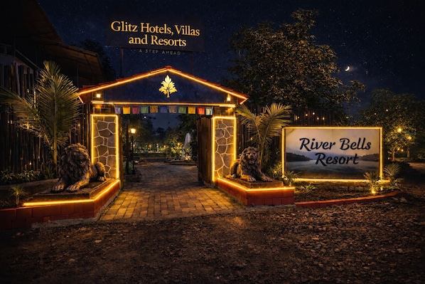 Property grounds - Riverbell Selfie Point Cottage (Shahapur)