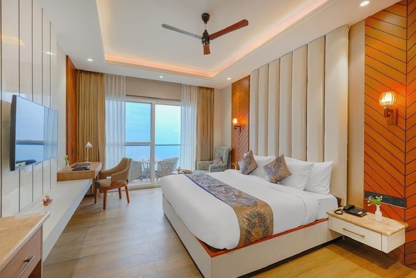 Desk, laptop workspace, free WiFi - Divine Peaks Dharamshala (Dharamshala)