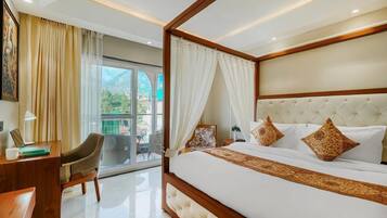 Desk, laptop workspace, free WiFi