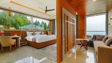 Desk, laptop workspace, free WiFi